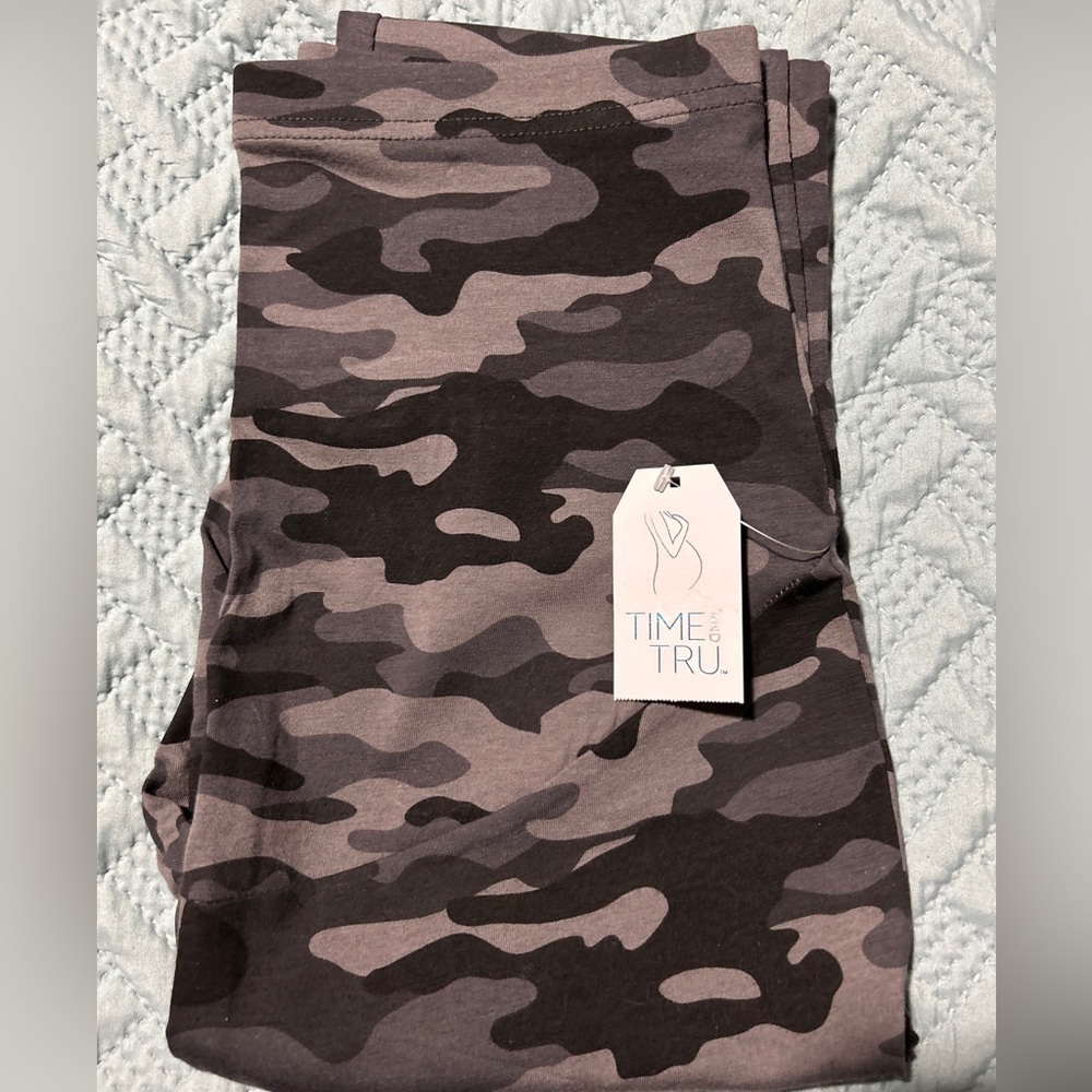 Time and Tru Black Camouflage Ankle Legging Maternity